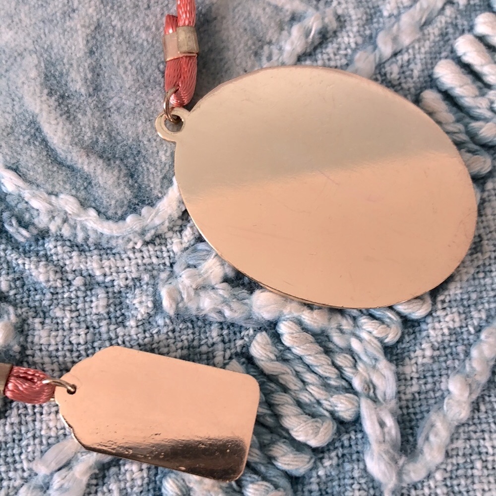 'HUSTLIN' BOOKMARK PENDANT - Picture 7 of 8